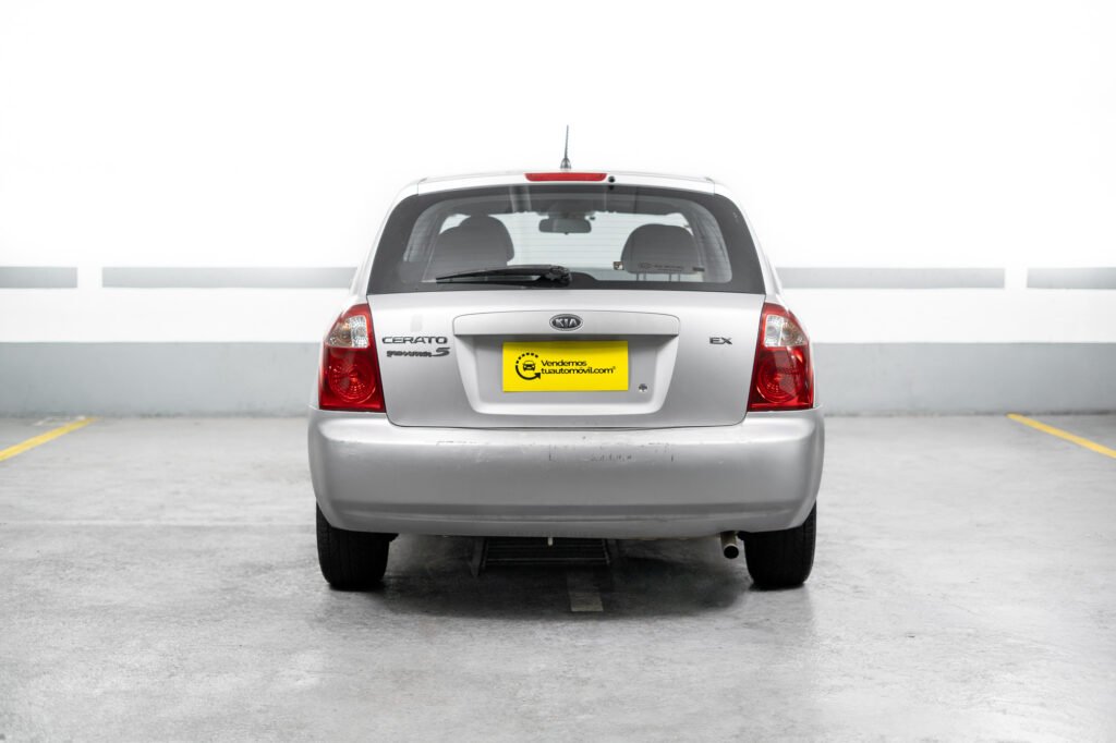 Kia Cerato5 1.6 2010