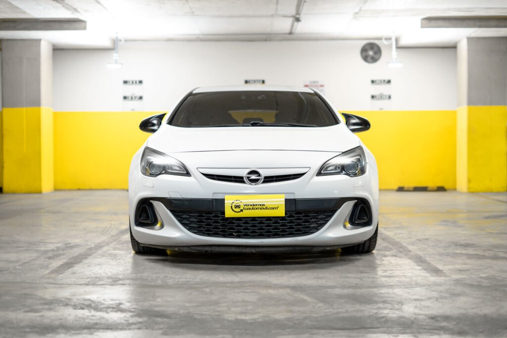 Opel Astra OPC 2.0 2014
