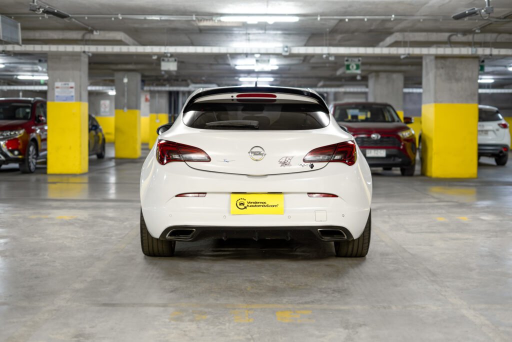 Opel Astra OPC 2.0 2014