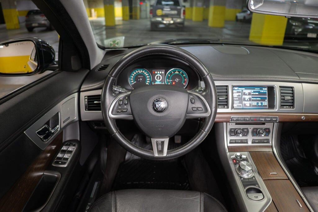 Jaguar XF 2.0 2015